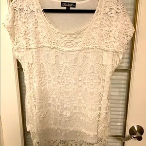 XL white top barely worn